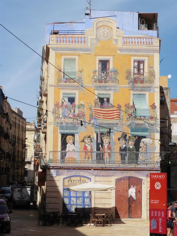 Acogedor Apartamento En El Corazon Medieval De Tarragona Lägenhet Exteriör bild