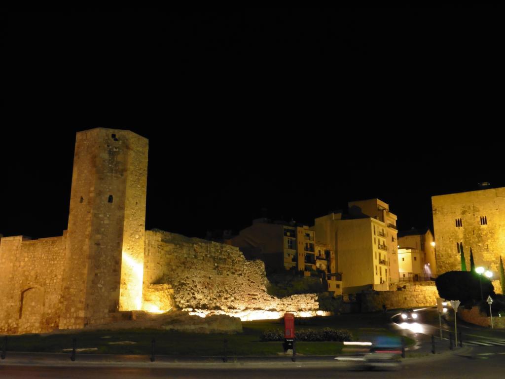 Acogedor Apartamento En El Corazon Medieval De Tarragona Lägenhet Exteriör bild
