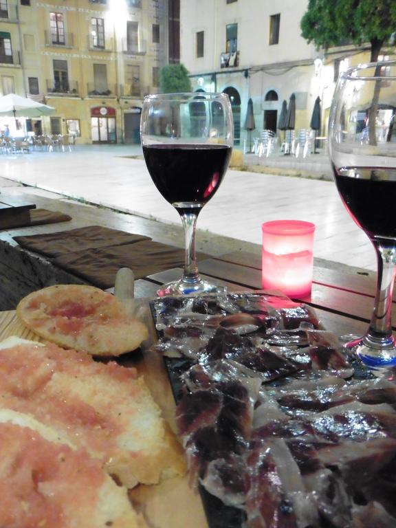 Acogedor Apartamento En El Corazon Medieval De Tarragona Lägenhet Exteriör bild